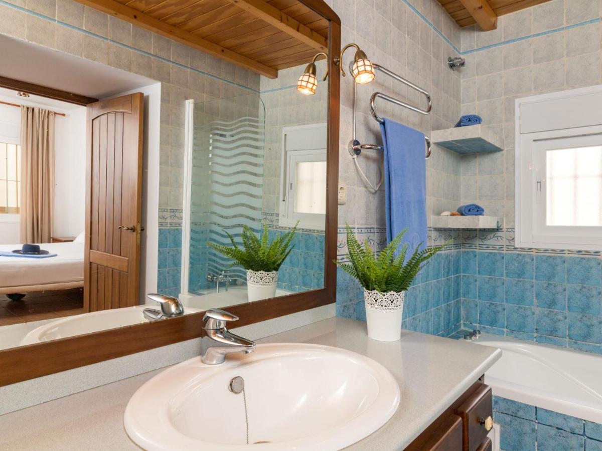 Apartment Avenida Del Pirata By Interhome เอสเตโปนา ภายนอก รูปภาพ